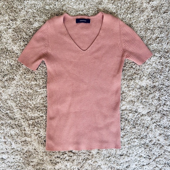 Women’s Pink Short Sleeve Slim Fit V Neck Ribbed Knit Basic Top-… - Picture 2 of 6